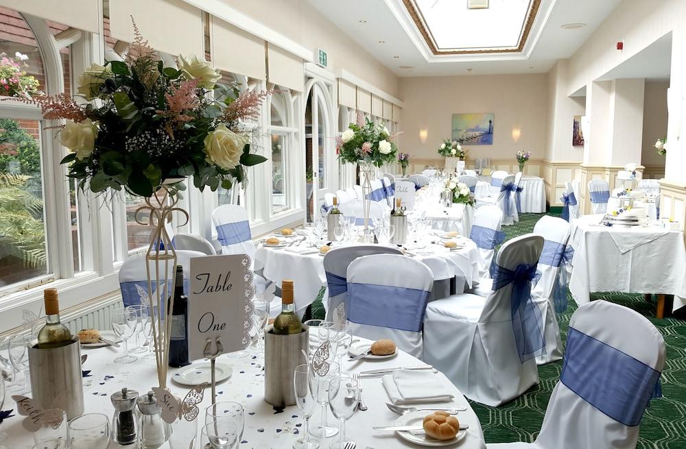 The Birch Hotel Haywards Heath Esterno foto