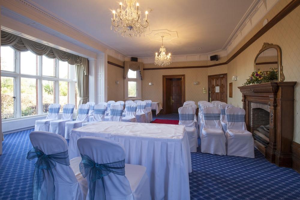 The Birch Hotel Haywards Heath Esterno foto