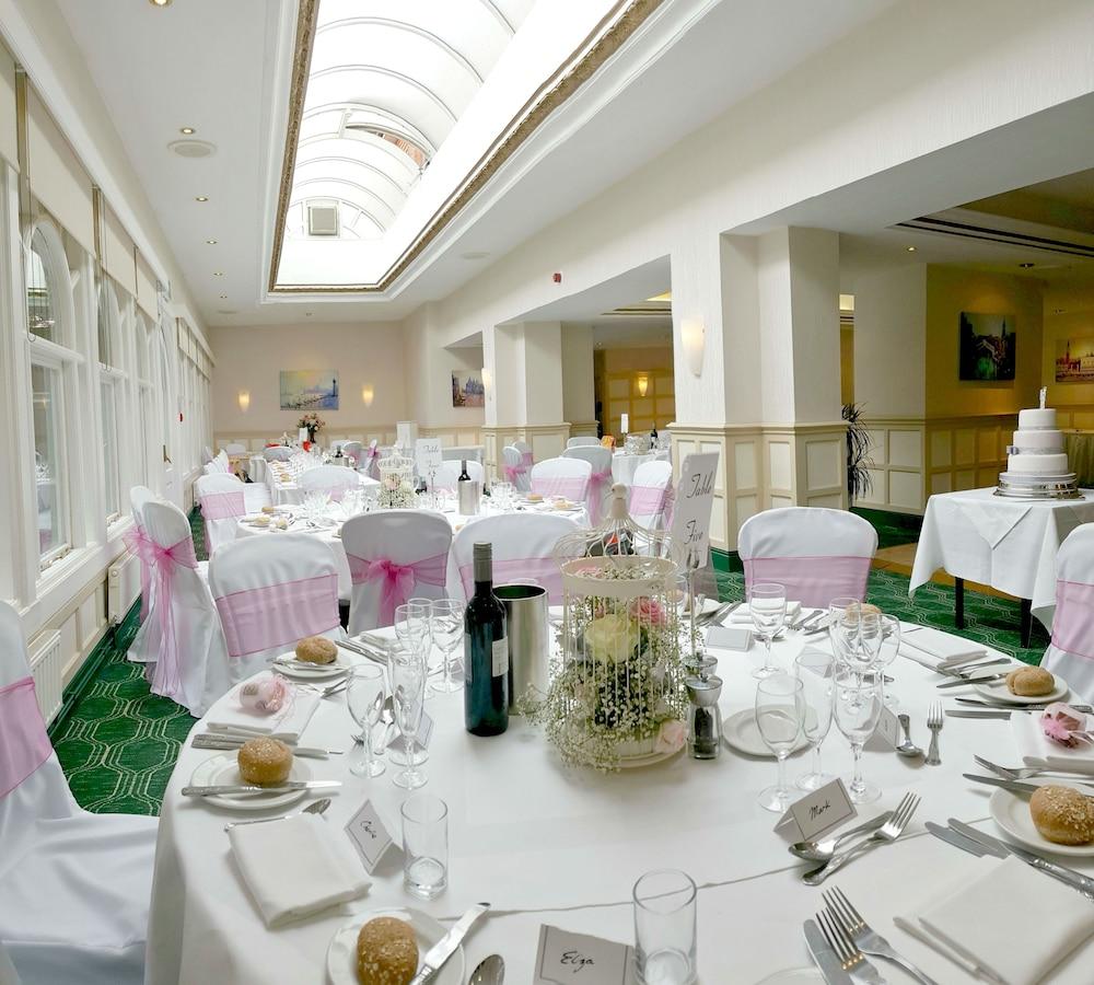 The Birch Hotel Haywards Heath Esterno foto