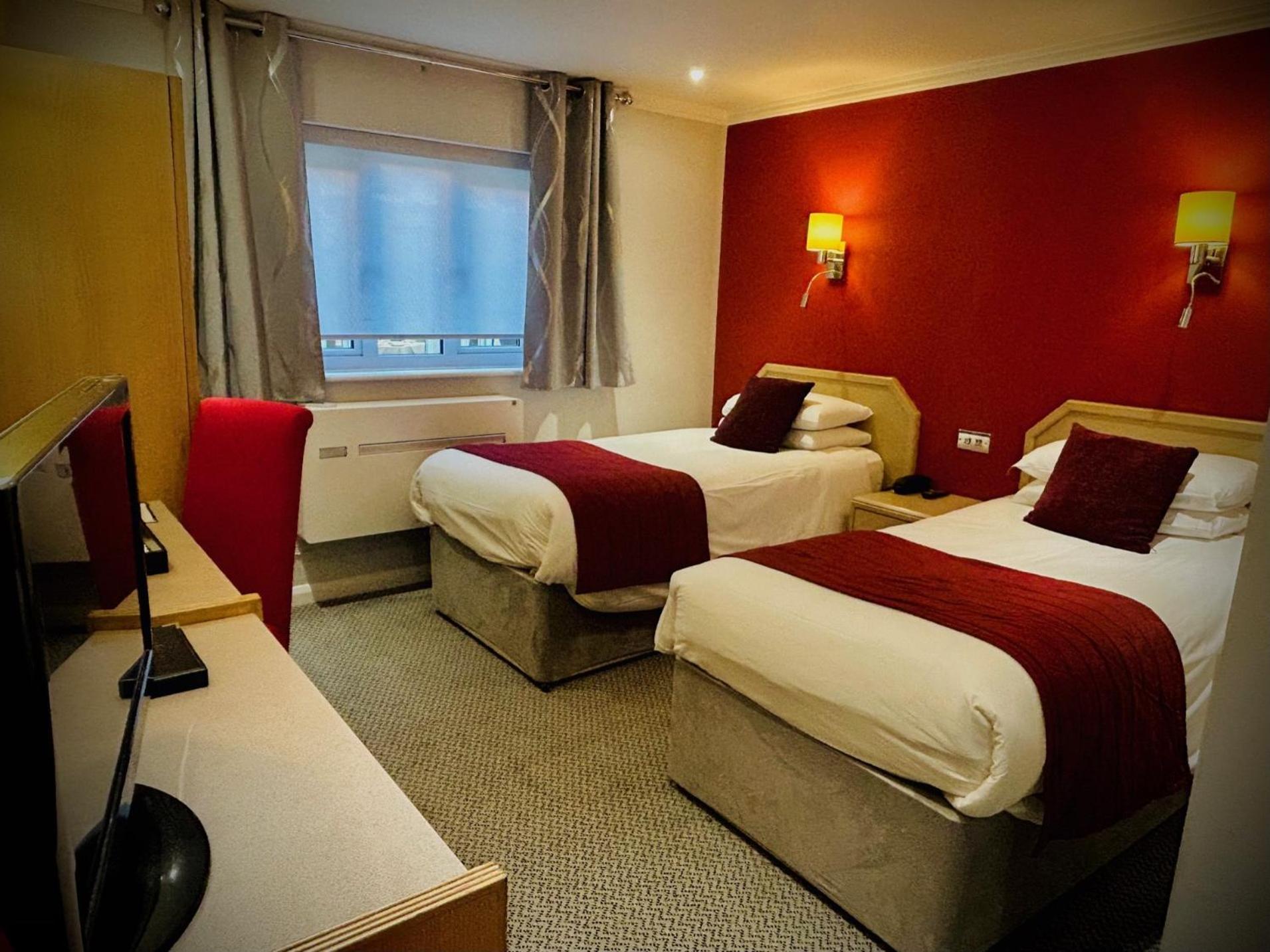 The Birch Hotel Haywards Heath Esterno foto
