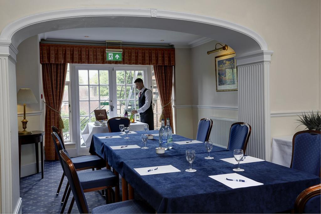 The Birch Hotel Haywards Heath Esterno foto
