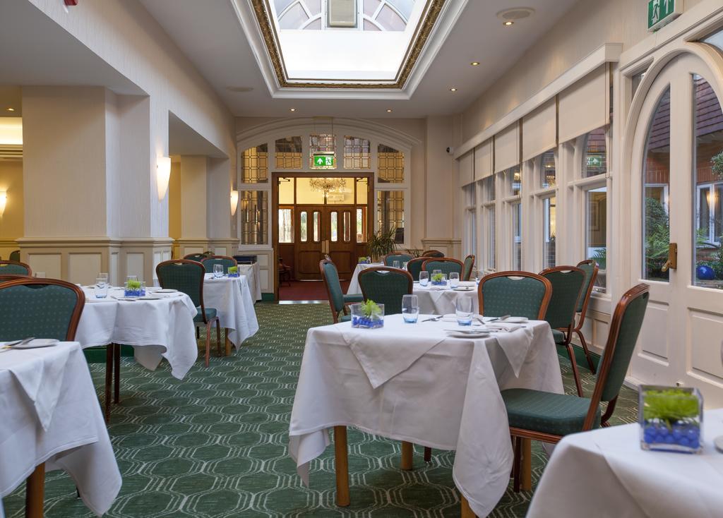 The Birch Hotel Haywards Heath Esterno foto